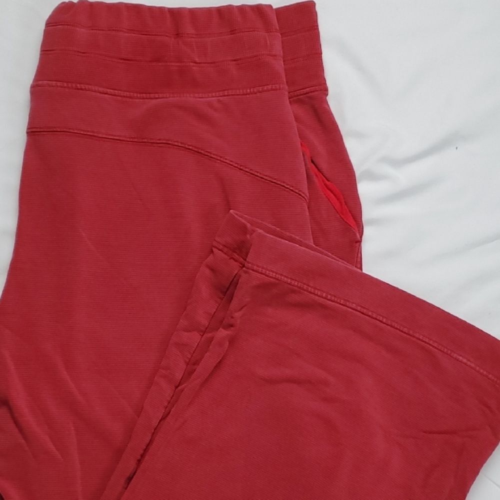 Athleta Matador Red Balance Printed Wide Leg Pants Women's XL Ribbed Knit Cozy